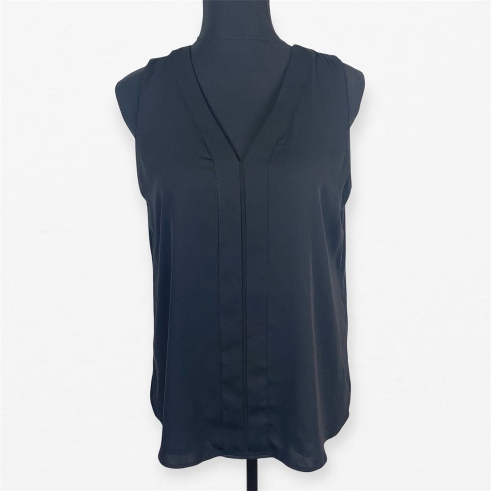 White House Black Market Elegant Black Sleeveless Flowy Top blouse 10